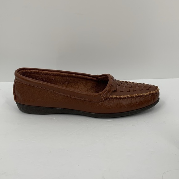 Minnetonka Moccasin brown leather shoe flat woven comfort USA slip-on women 10 - Picture 1 of 7